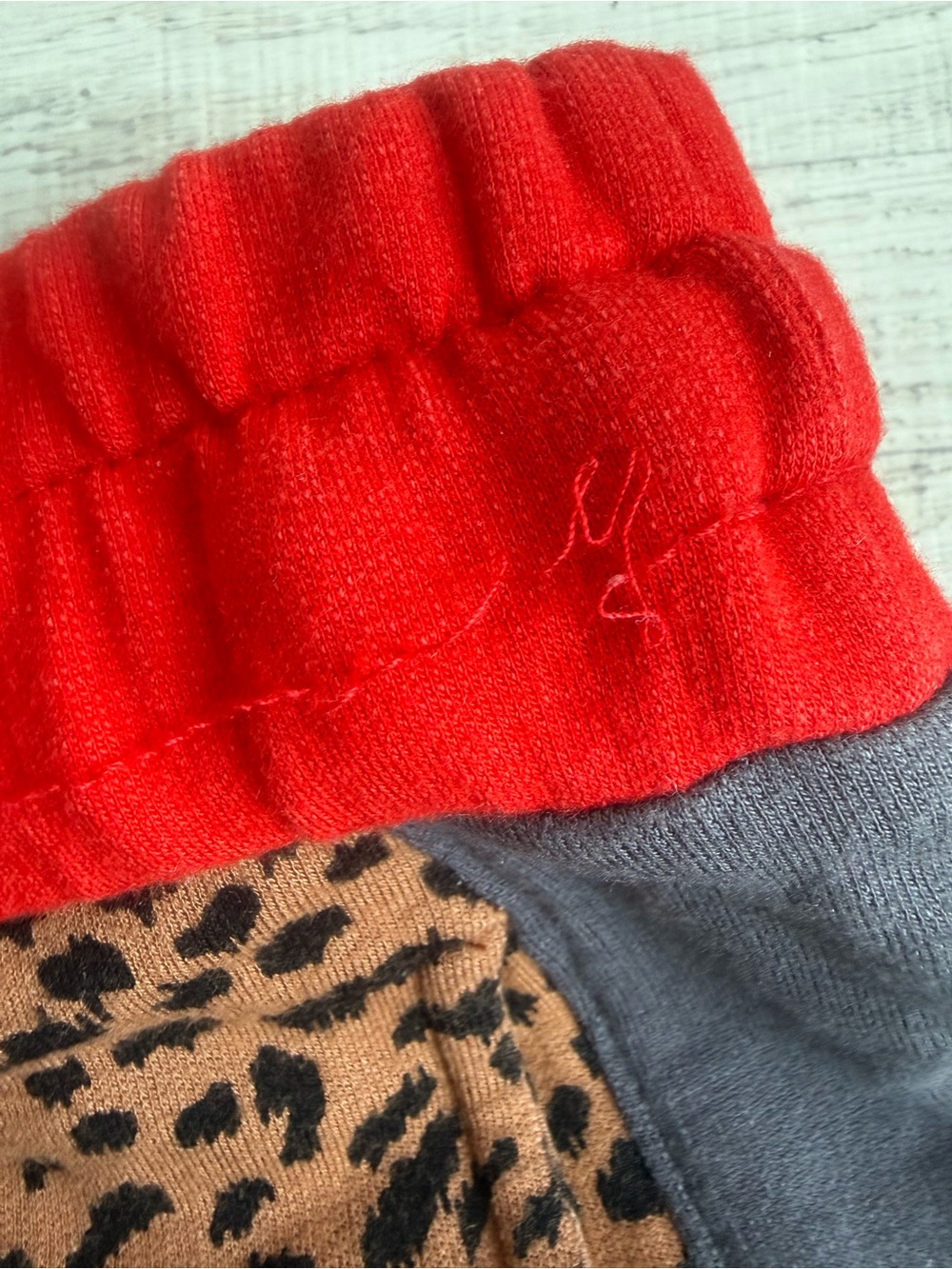 Monrow Leopard Print Jogger Sweatpants Red Waistband Colorblock Size XS - Picture 7 of 7